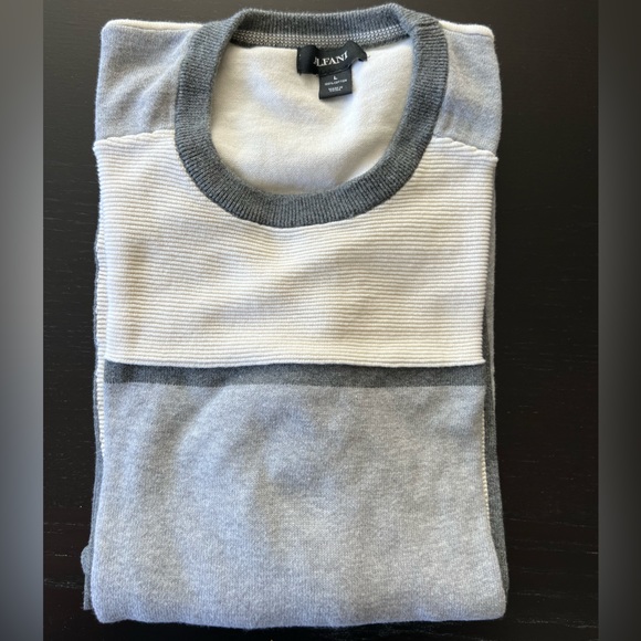 Mens Textured Color Block Sweater - Picture 2 of 4